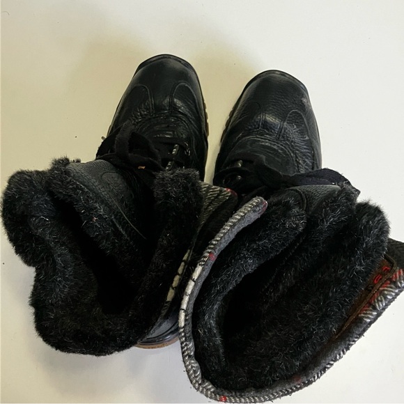 Women’s Pajar black boots with fold downed collar - Picture 4 of 5